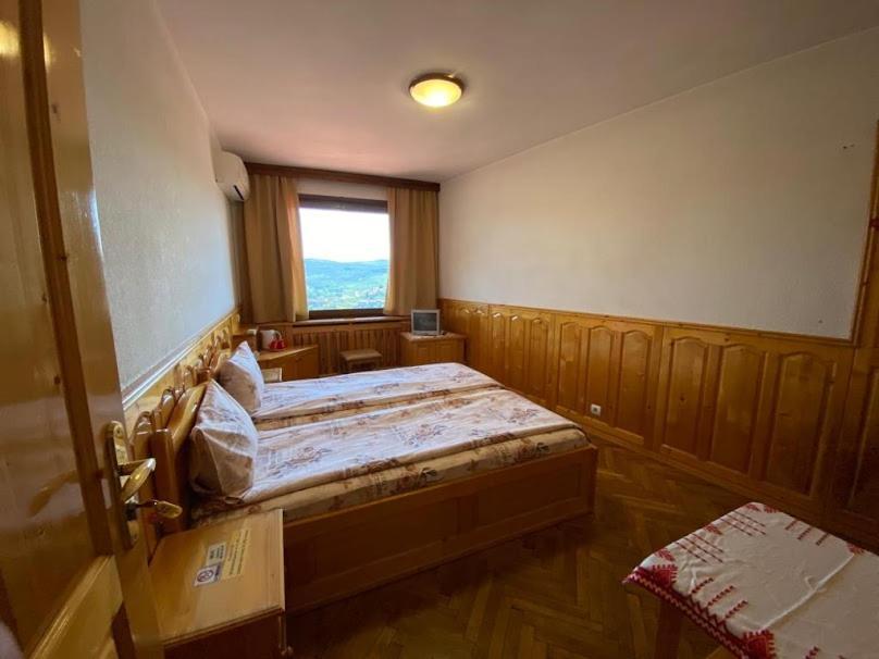 Hotel Comfort Велико-Тирново Екстер'єр фото
